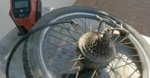 תיקון פנצ'ר אופניים חשמליים